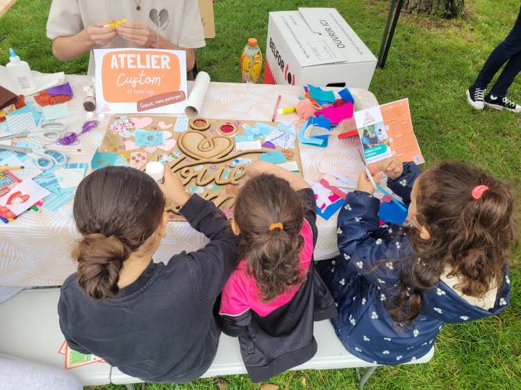 08/2025 – Oeuvre collaborative à la Clôture de l&rsquo;été d&rsquo;Objectif Égalité